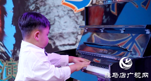 “手拉手共成長”金秋鋼琴音樂會在泌陽縣特殊教育學校精彩上演